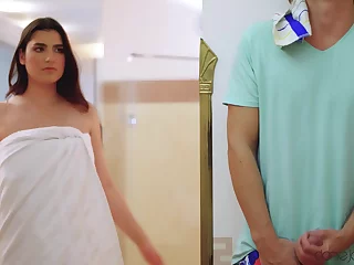 A beautiful girl helps some voyer unload his man-sack at the spa.